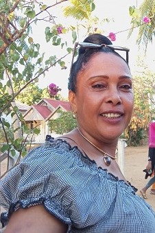 rencontrer Lucia, 48 ans &mdash; Dynamique et souriante 🌷