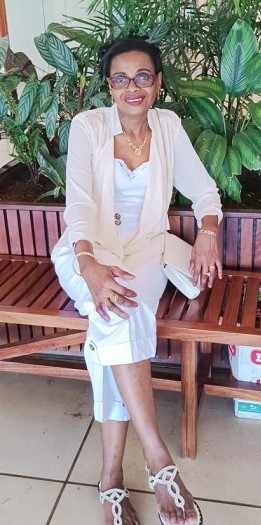 rencontrer Rahema, 56 ans &mdash; Enseignante élégante et attentionnée 🌷